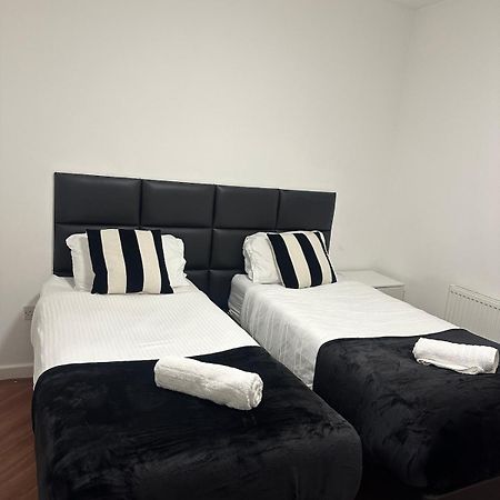Two Bedroom House Free Parking Ливърпул Екстериор снимка