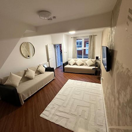 Two Bedroom House Free Parking Ливърпул Екстериор снимка